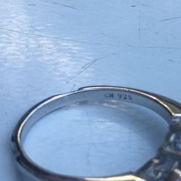 Silver Oval Solitaire With Teardrop Accents Cubic Zirconia Ring, Size 8 3/4 - Picture 10 of 11